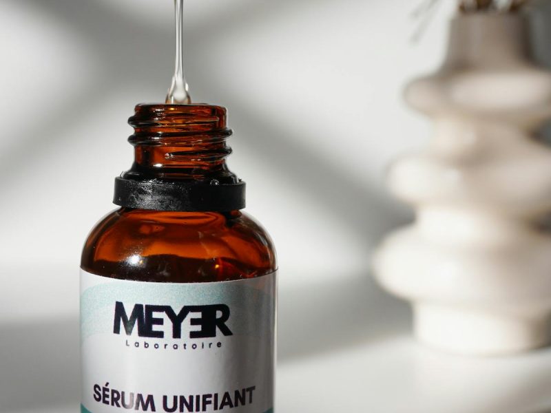 Niacinamide vs Vitamin C: The Compatibility Myth, Finally Settled