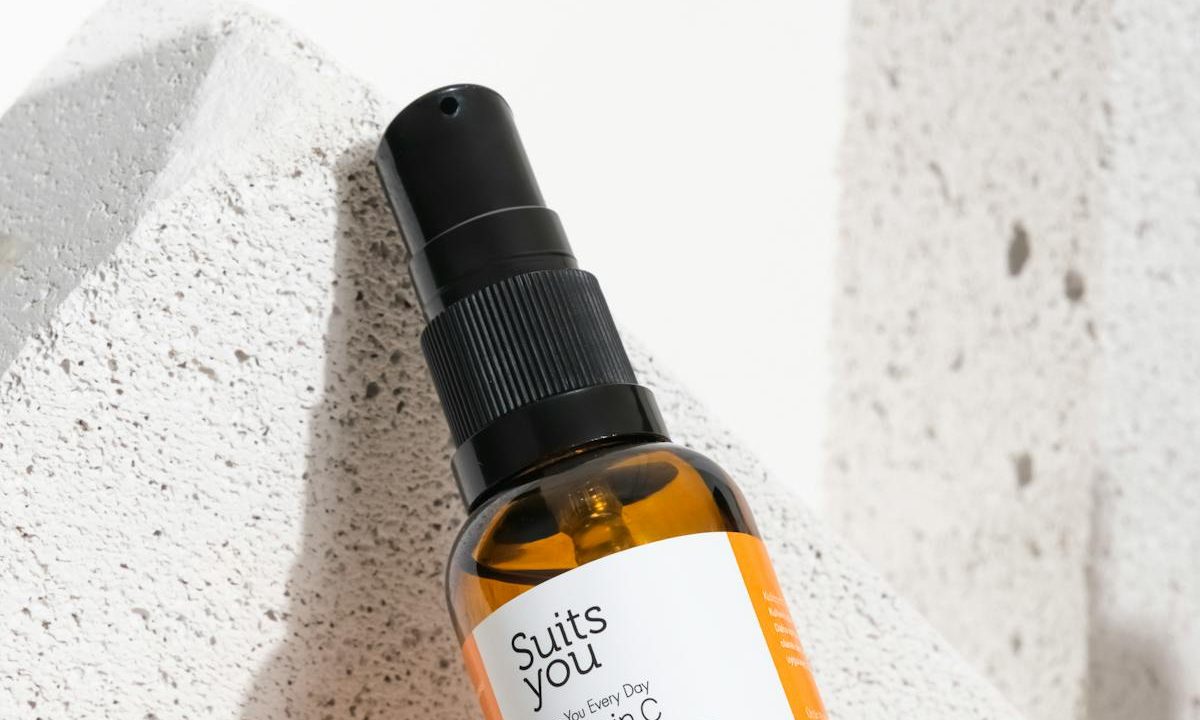 Vitamin C Serum Benefits: What It Actually Does (and What’s Just Marketing)